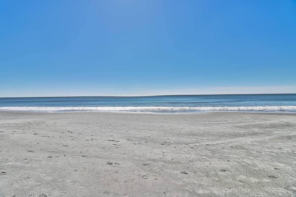 Appartement Breathtaking Beachfront Bliss! 619 *